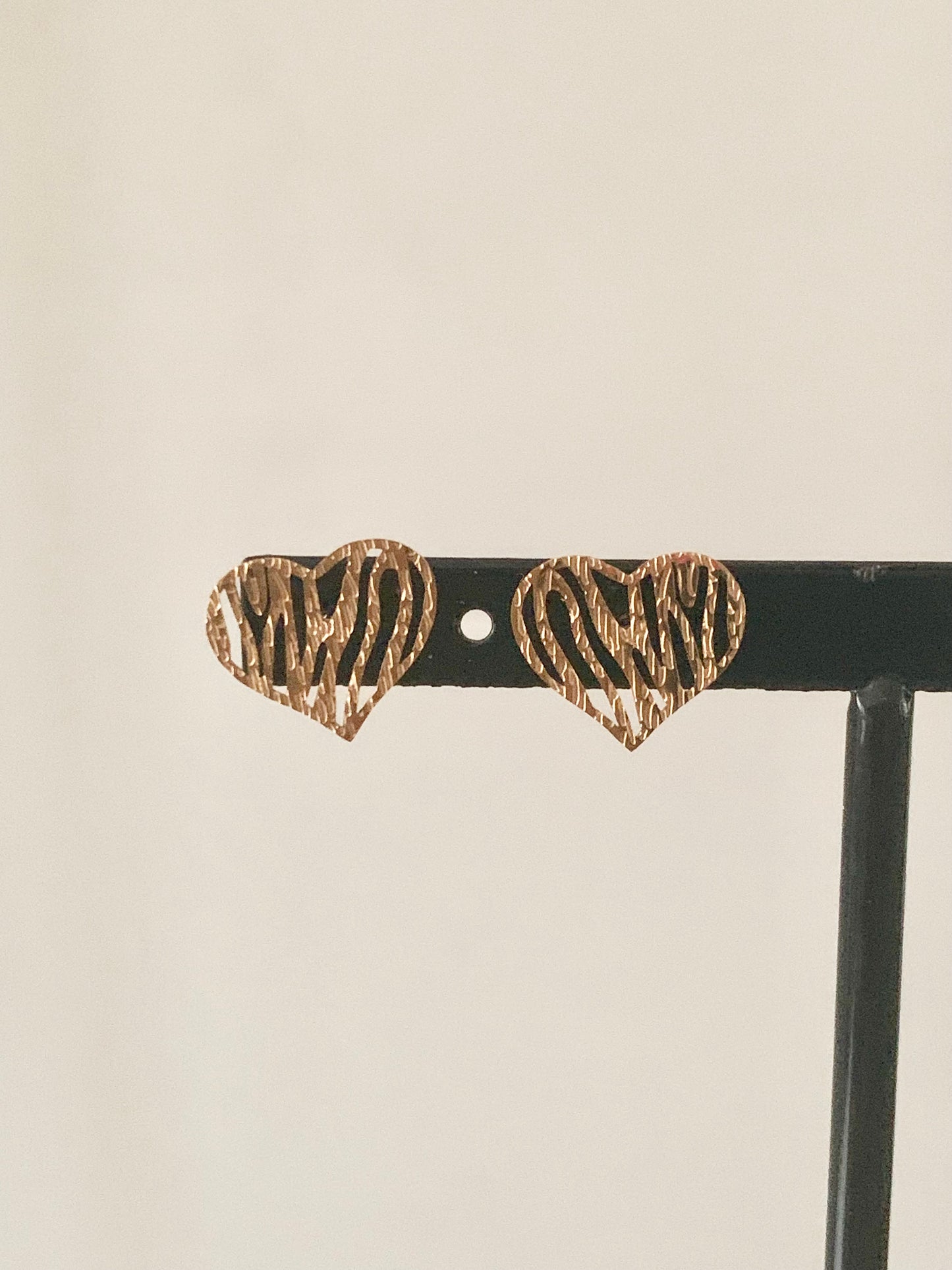 Boucles d’oreilles « coeur strié »