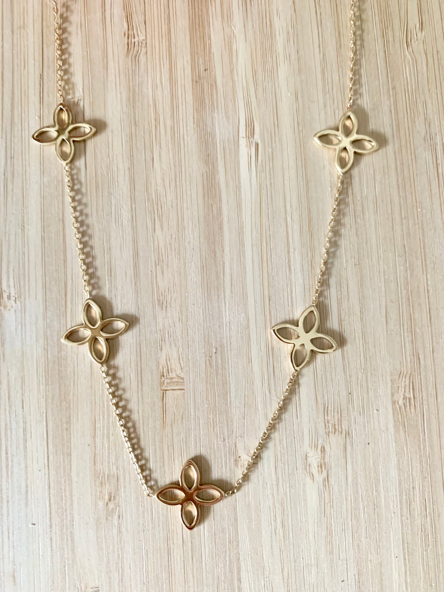 Collier « 5 fleurs »