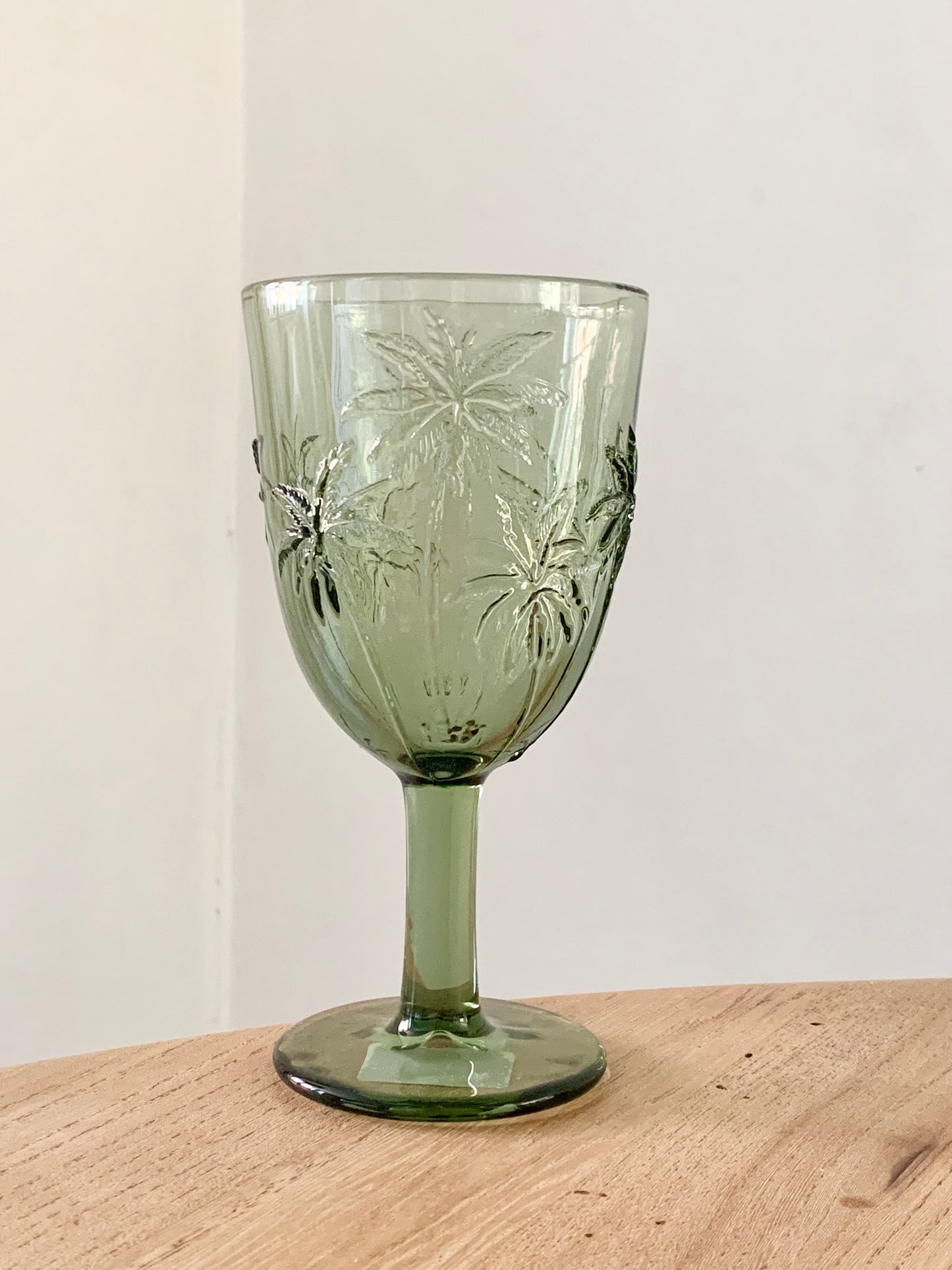 Verre sur pied Mauricien vert