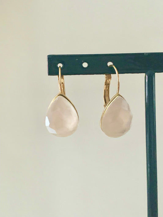 Boucles d’oreilles « goutte blanche »