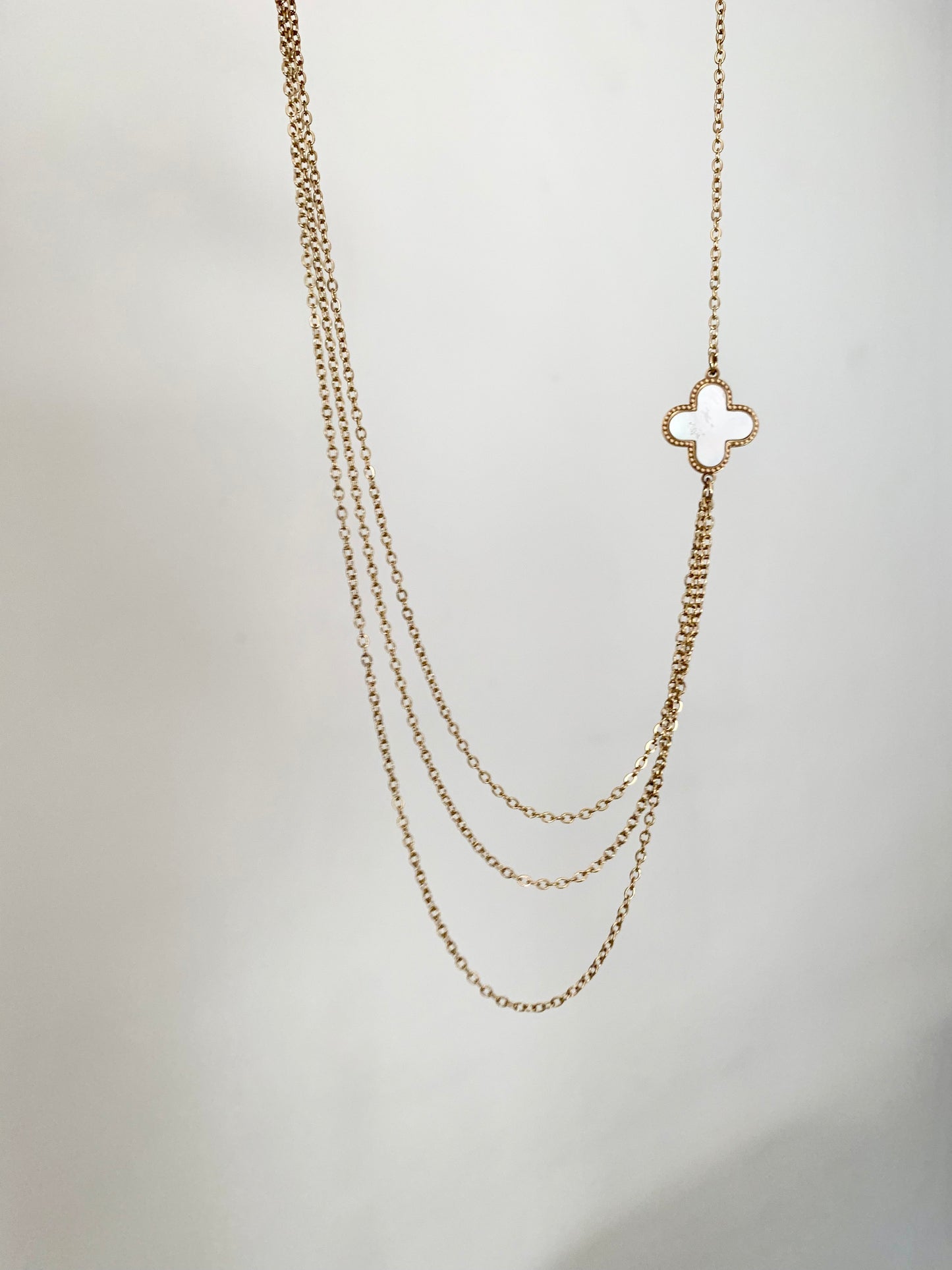 Collier asymétrique
