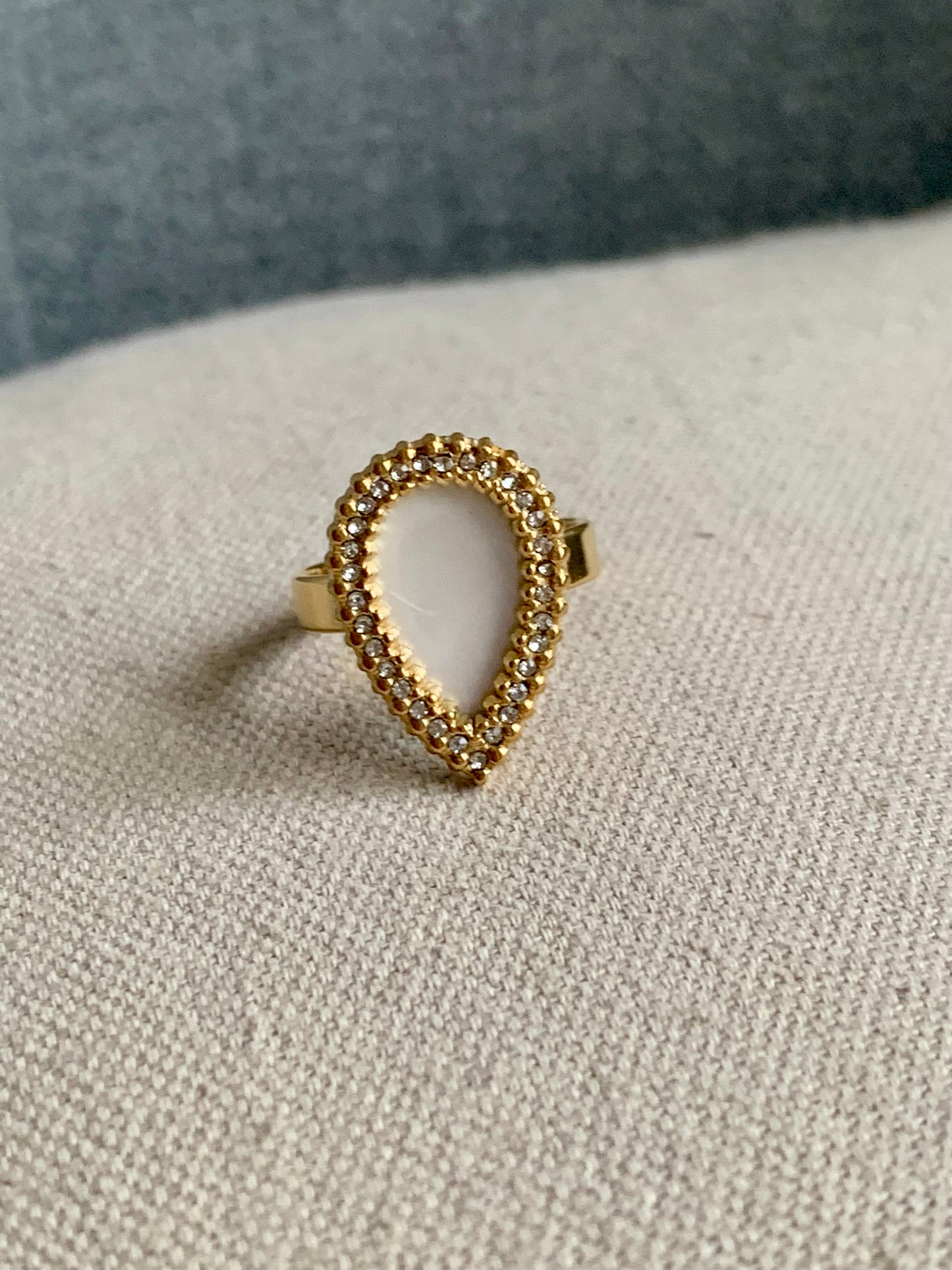 Bague « goutte »