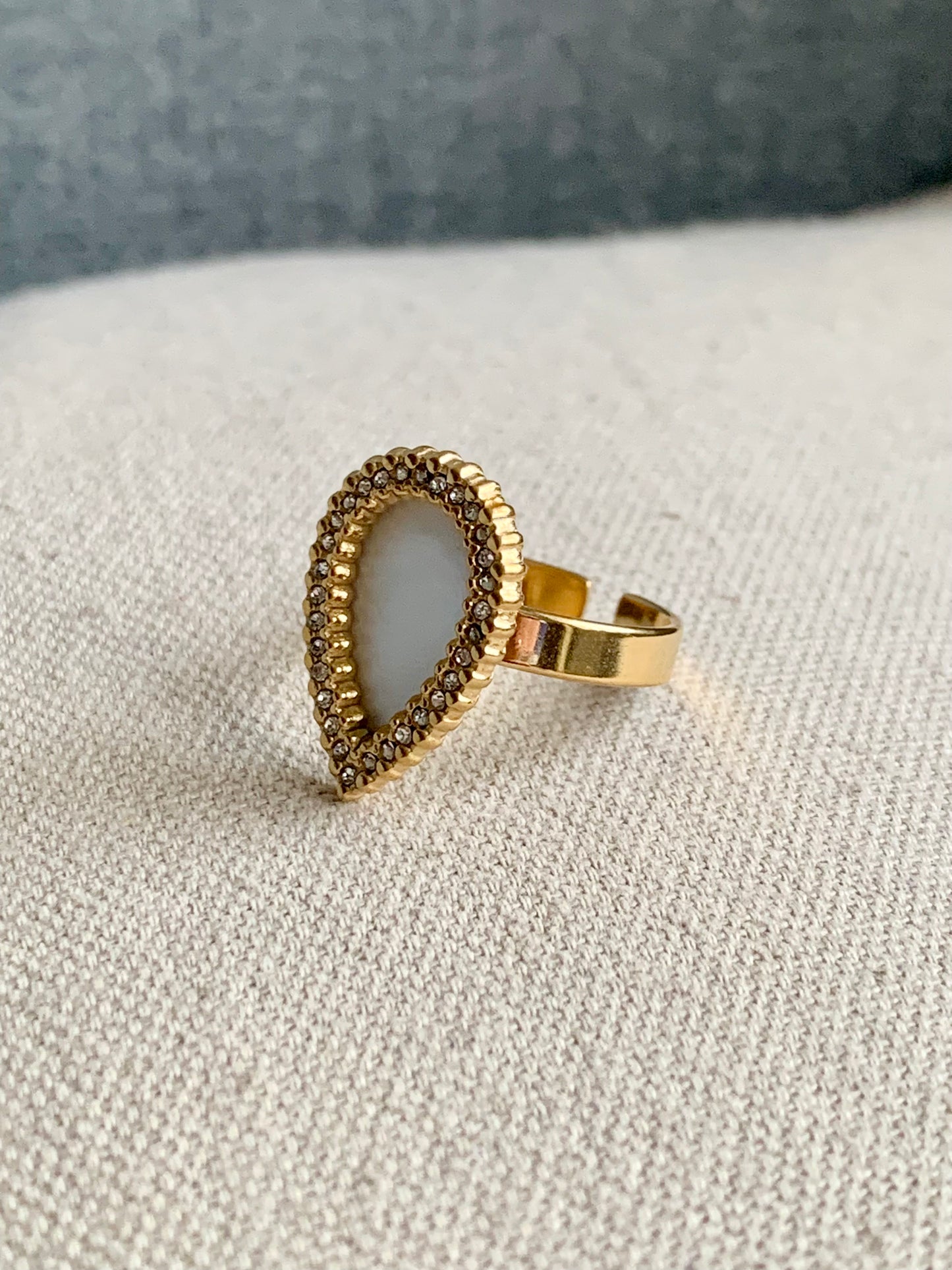 Bague « goutte »
