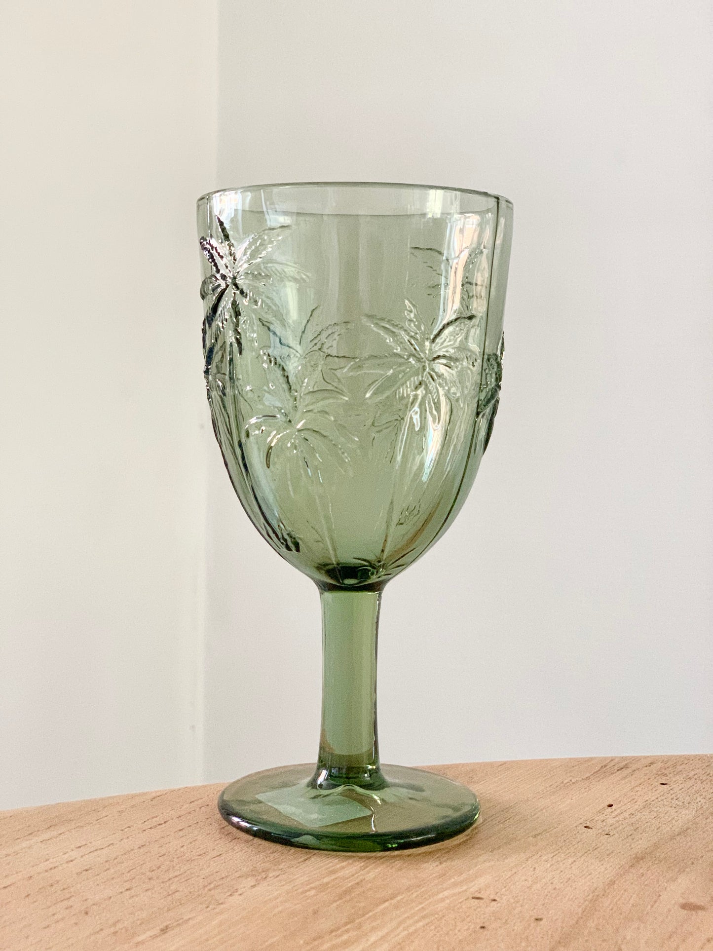 Verre sur pied Mauricien vert