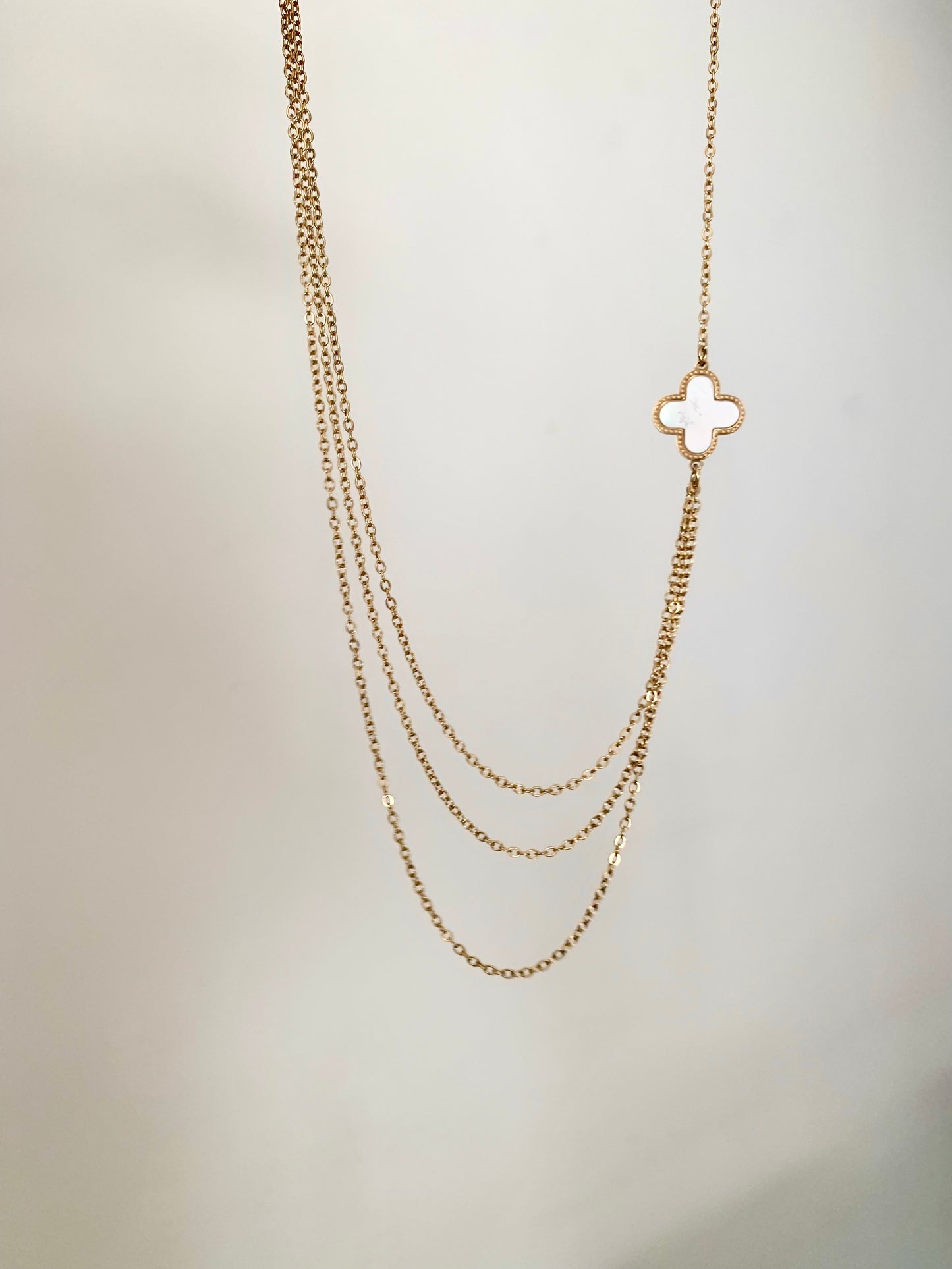 Collier asymétrique