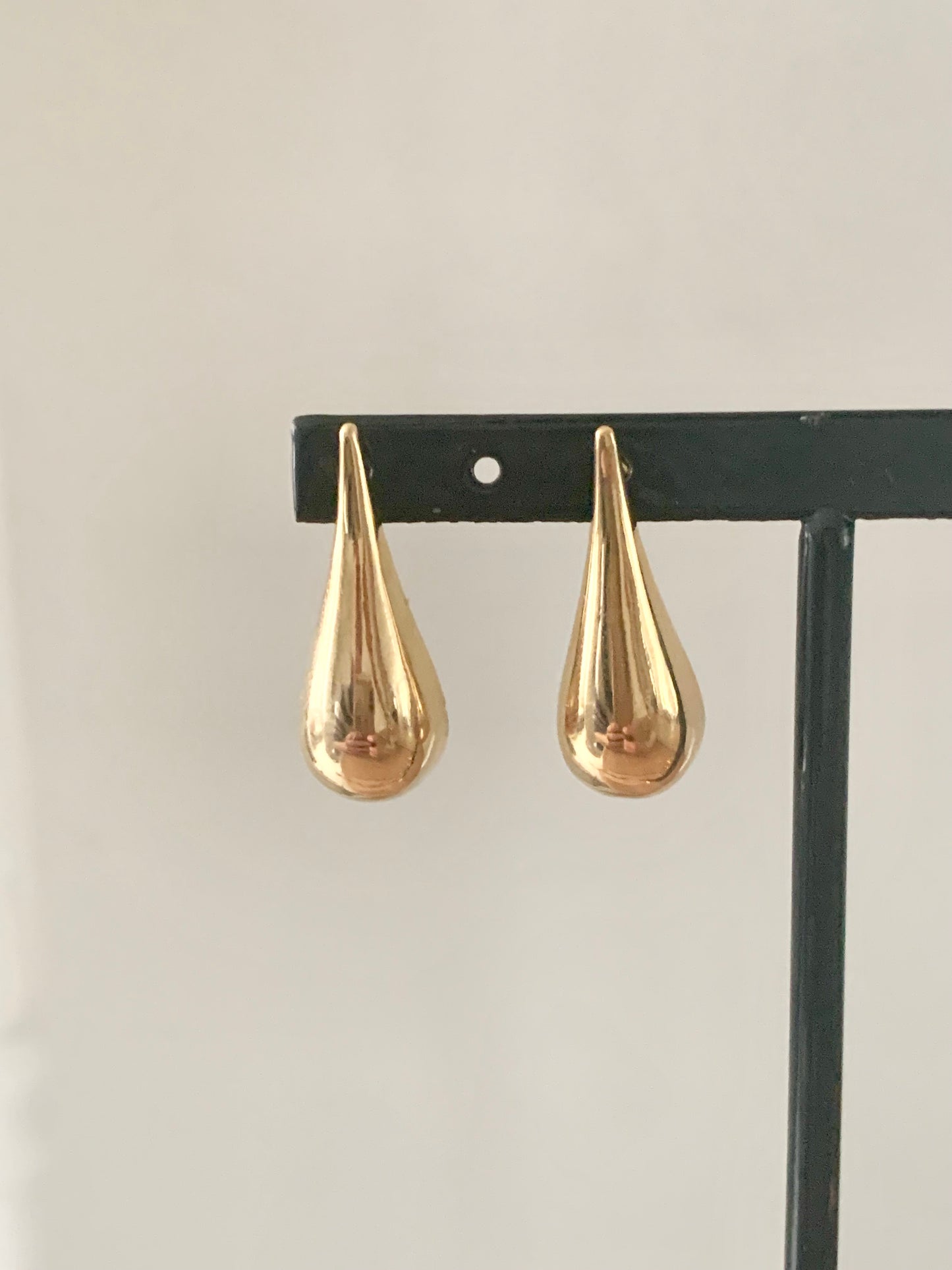Boucles d’oreilles « goutte dorée »