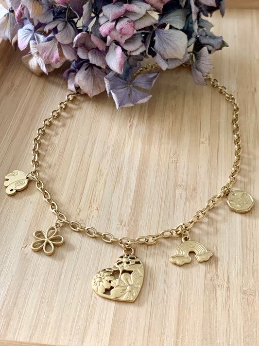 Collier « breloques »